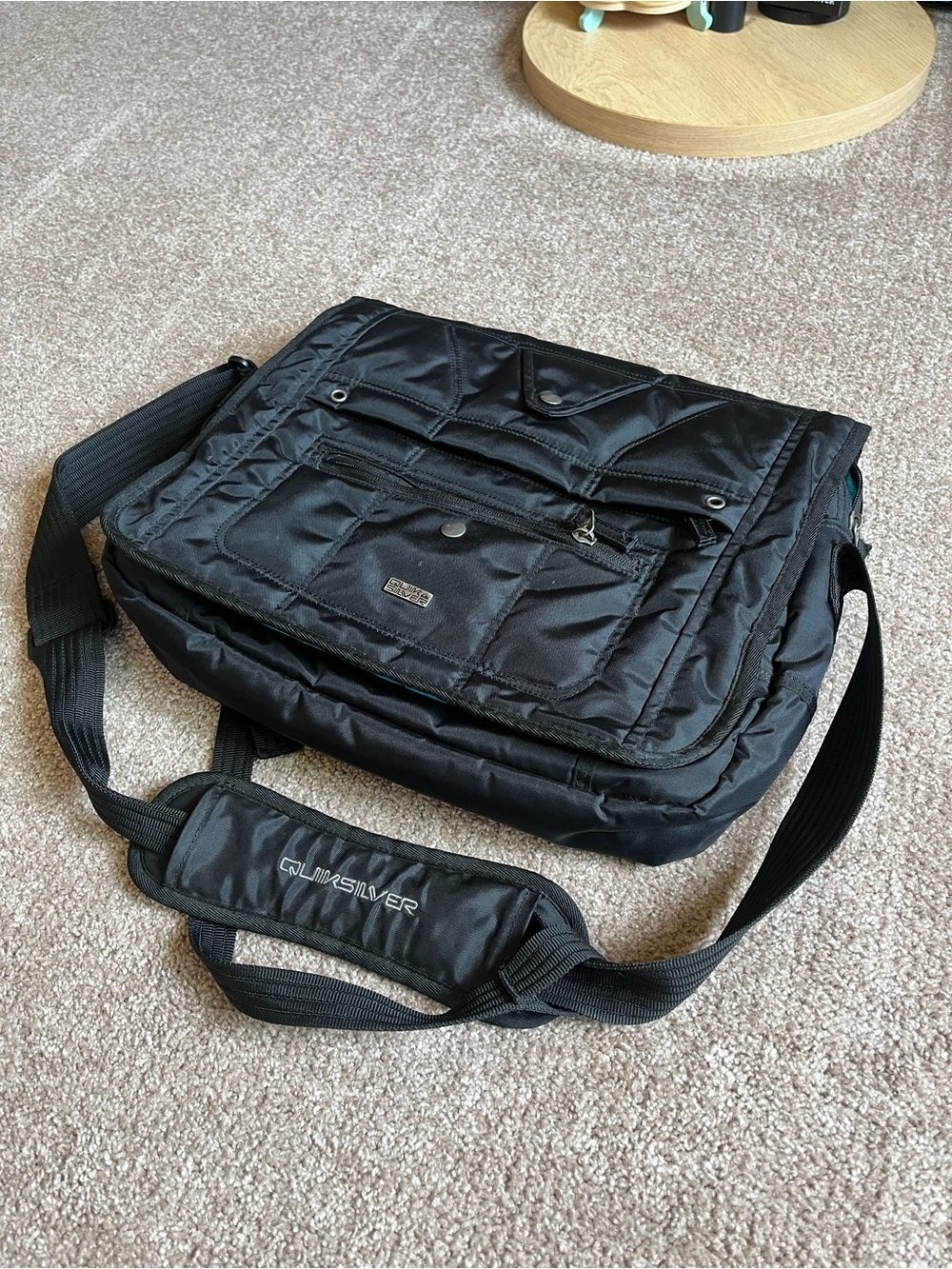VTG 00’s / Y2K Quiksilver Black & Blue Satchel Bag - Picture 2 of 6